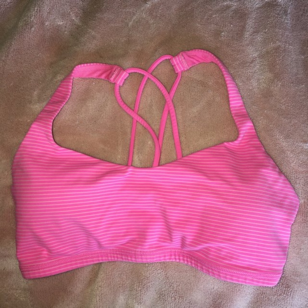 Lululemon free to be bra